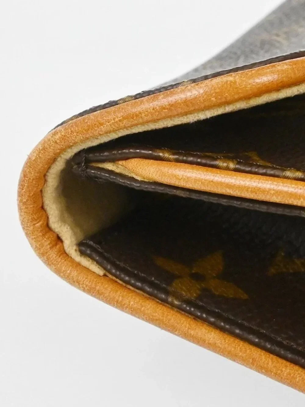 LOUIS VUITTON POCHETTE FLORENTINE BUM BAG